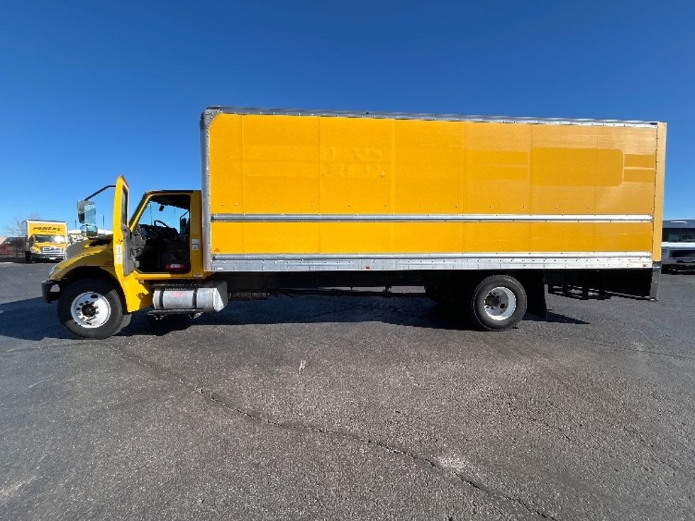 Medium Duty Box Truck-Light and Medium Duty Trucks-International-2021-MV607-Colorado Springs-CO-169,597\n\t\tmiles-$ 46,750 - Image 4