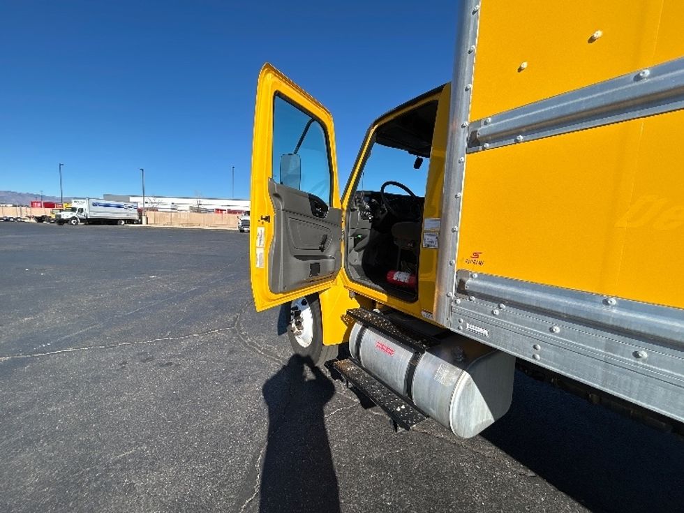 Medium Duty Box Truck-Light and Medium Duty Trucks-International-2021-MV607-Colorado Springs-CO-169,597\n\t\tmiles-$ 46,750 - Image 16