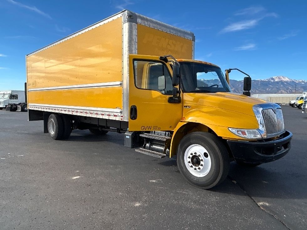 Medium Duty Box Truck-Light and Medium Duty Trucks-International-2021-MV607-Colorado Springs-CO-205,293\n\t\tmiles-$ 40,250 - Image 1
