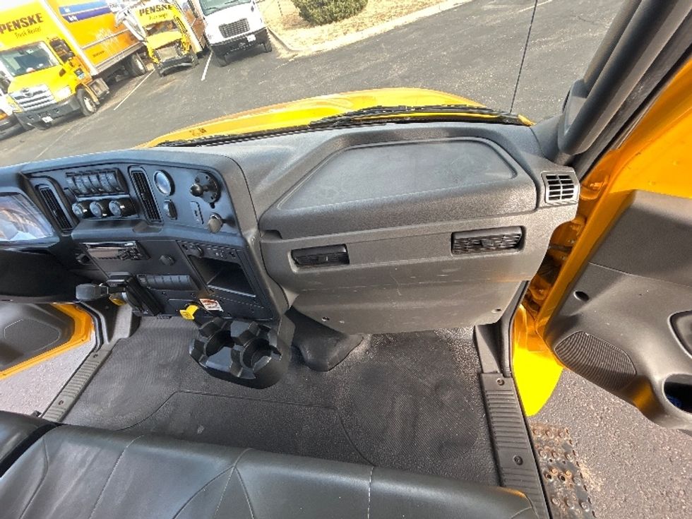 Medium Duty Box Truck-Light and Medium Duty Trucks-International-2021-MV607-Colorado Springs-CO-205,293\n\t\tmiles-$ 40,250 - Image 21