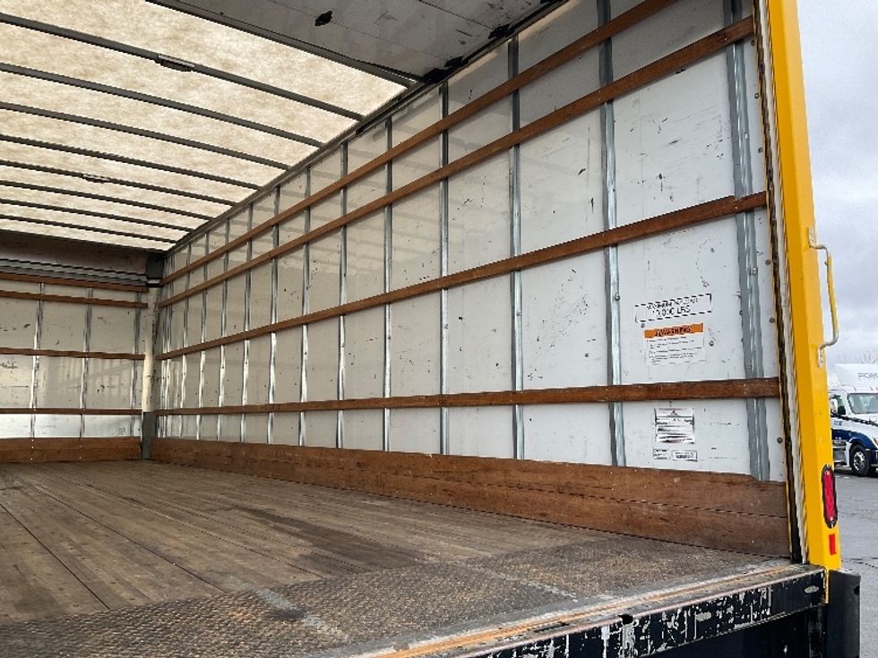 Medium Duty Box Truck-Light and Medium Duty Trucks-International-2021-MV607-Colorado Springs-CO-238,711\n\t\tmiles-$ 36,750 - Image 12
