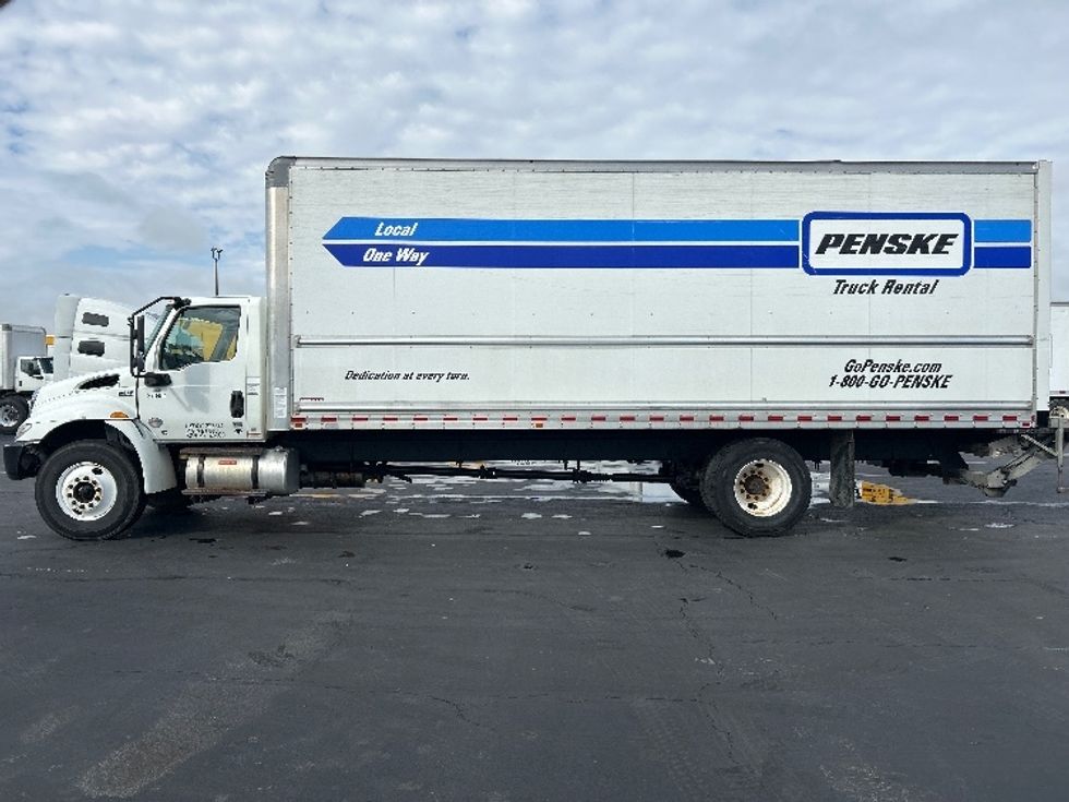 Medium Duty Box Truck-Light and Medium Duty Trucks-International-2021-MV607-Columbus-OH-225,060\n\t\tmiles-$ 45,750 - Image 4