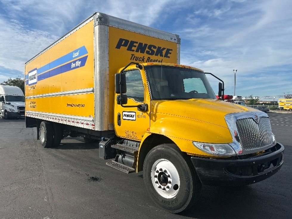 Medium Duty Box Truck-Light and Medium Duty Trucks-International-2021-MV607-Columbus-OH-230,827\n\t\tmiles-$ 39,000 - Image 1