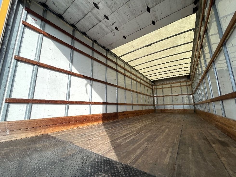 Medium Duty Box Truck-Light and Medium Duty Trucks-International-2021-MV607-Columbus-OH-230,827\n\t\tmiles-$ 39,000 - Image 10