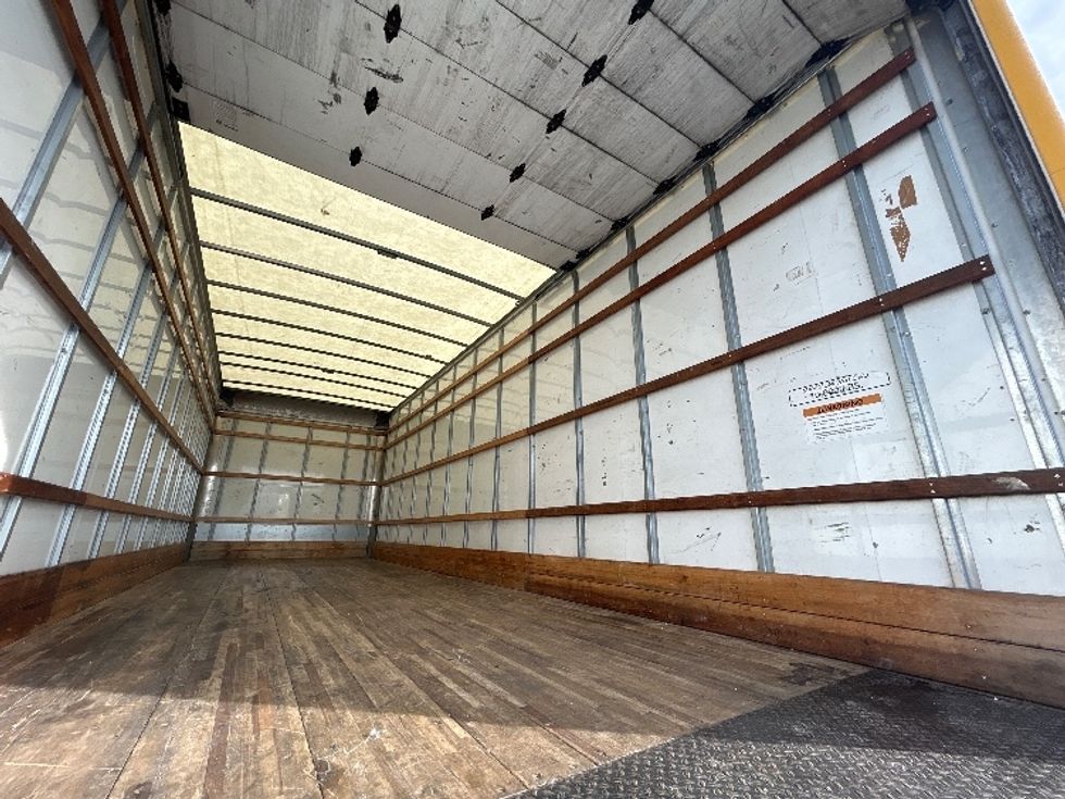 Medium Duty Box Truck-Light and Medium Duty Trucks-International-2021-MV607-Columbus-OH-230,827\n\t\tmiles-$ 39,000 - Image 11