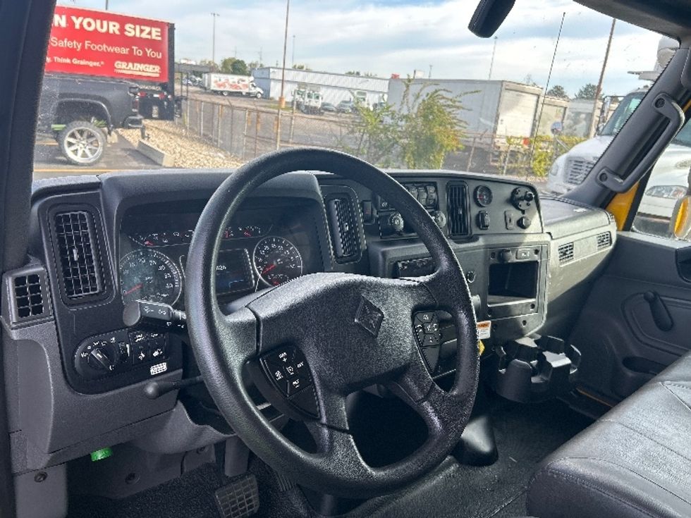 Medium Duty Box Truck-Light and Medium Duty Trucks-International-2021-MV607-Columbus-OH-230,827\n\t\tmiles-$ 39,000 - Image 16