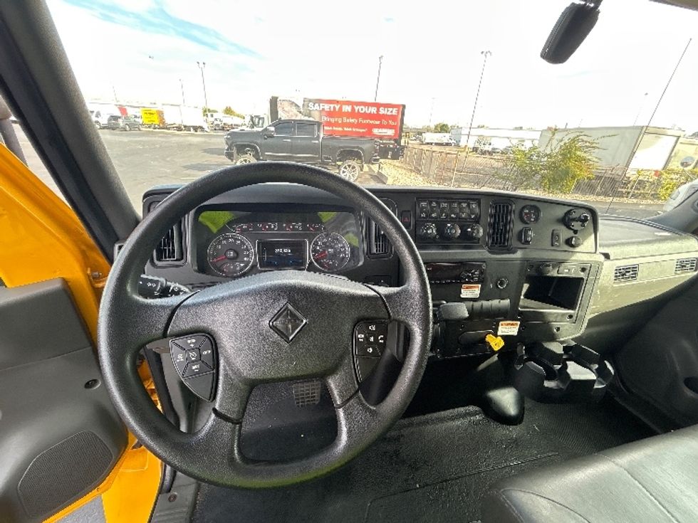 Medium Duty Box Truck-Light and Medium Duty Trucks-International-2021-MV607-Columbus-OH-230,827\n\t\tmiles-$ 39,000 - Image 17