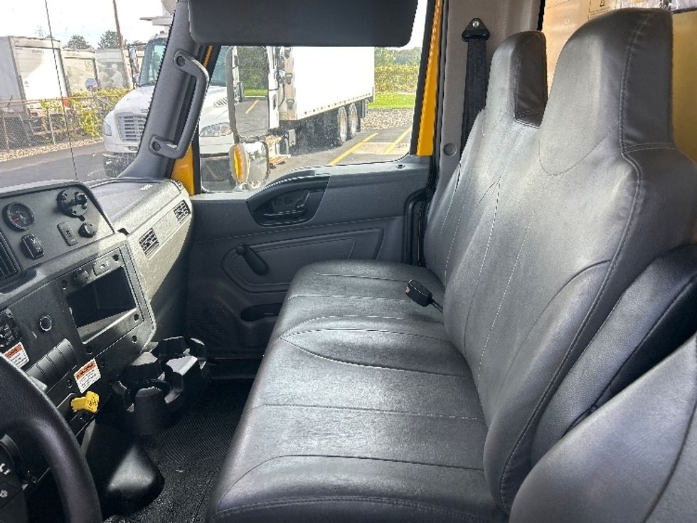 Medium Duty Box Truck-Light and Medium Duty Trucks-International-2021-MV607-Columbus-OH-230,827\n\t\tmiles-$ 39,000 - Image 18