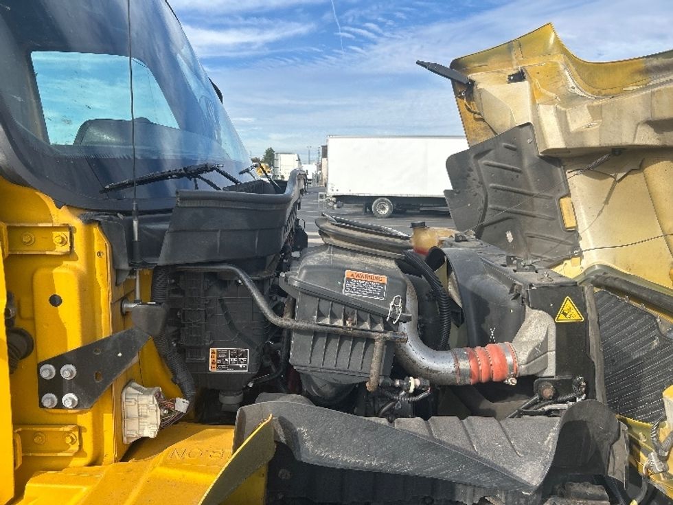 Medium Duty Box Truck-Light and Medium Duty Trucks-International-2021-MV607-Columbus-OH-230,827\n\t\tmiles-$ 39,000 - Image 22