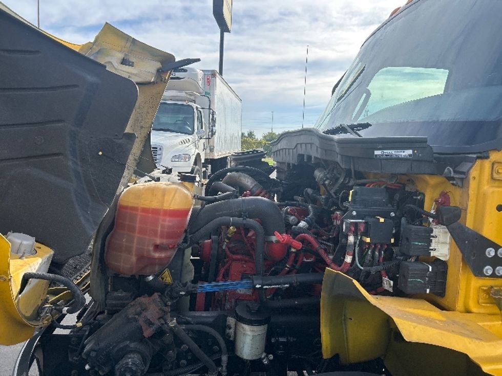 Medium Duty Box Truck-Light and Medium Duty Trucks-International-2021-MV607-Columbus-OH-230,827\n\t\tmiles-$ 39,000 - Image 23