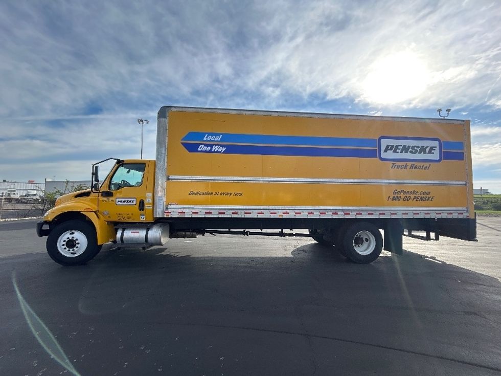 Medium Duty Box Truck-Light and Medium Duty Trucks-International-2021-MV607-Columbus-OH-230,827\n\t\tmiles-$ 39,000 - Image 4