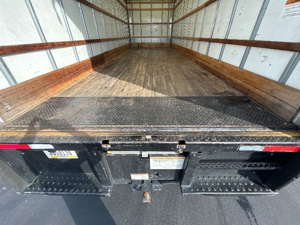 Medium Duty Box Truck-Light and Medium Duty Trucks-International-2021-MV607-Columbus-OH-230,827\n\t\tmiles-$ 39,000 - Image 9