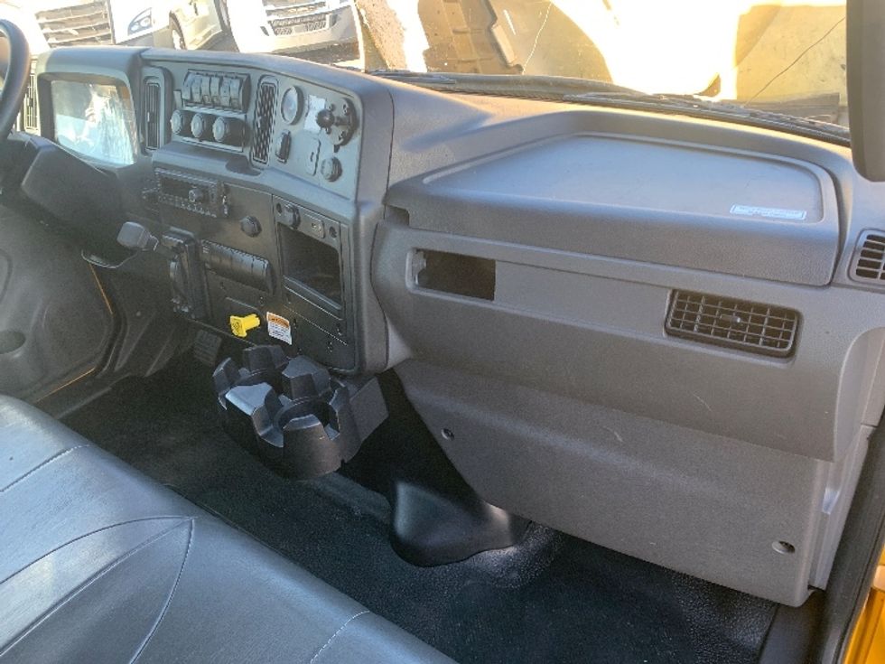 Medium Duty Box Truck-Light and Medium Duty Trucks-International-2021-MV607-Concord-NC-200,173\n\t\tmiles-$ 43,250 - Image 21