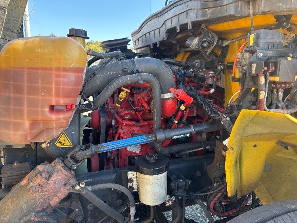 Medium Duty Box Truck-Light and Medium Duty Trucks-International-2021-MV607-Concord-NC-235,159\n\t\tmiles-$ 40,250 - Image 23