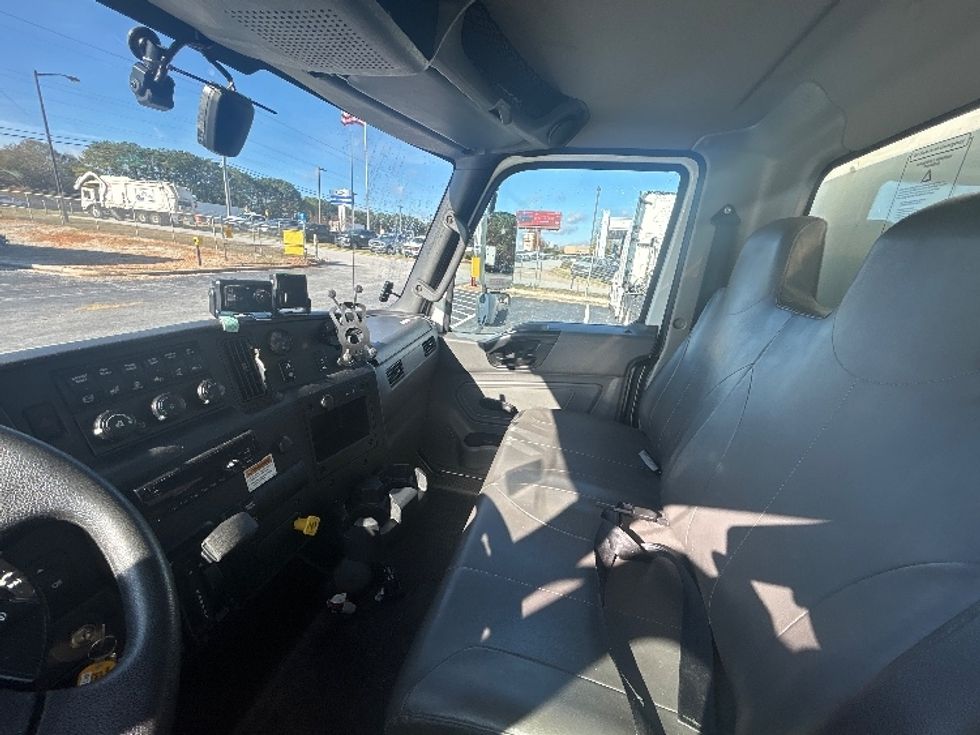 Medium Duty Box Truck-Light and Medium Duty Trucks-International-2021-MV607-Conyers-GA-184,340\n\t\tmiles-$ 58,000 - Image 19