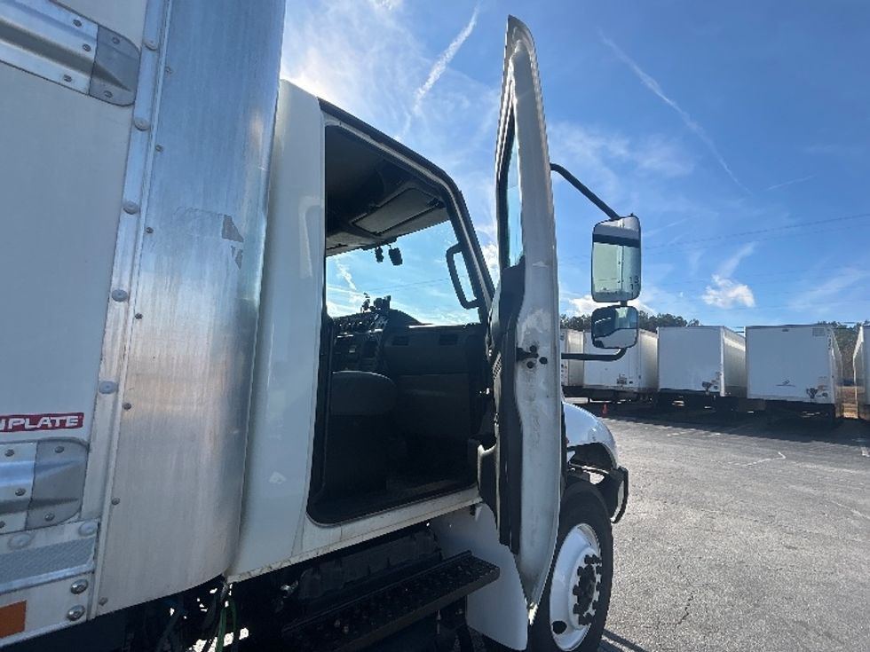 Medium Duty Box Truck-Light and Medium Duty Trucks-International-2021-MV607-Conyers-GA-184,340\n\t\tmiles-$ 58,000 - Image 20