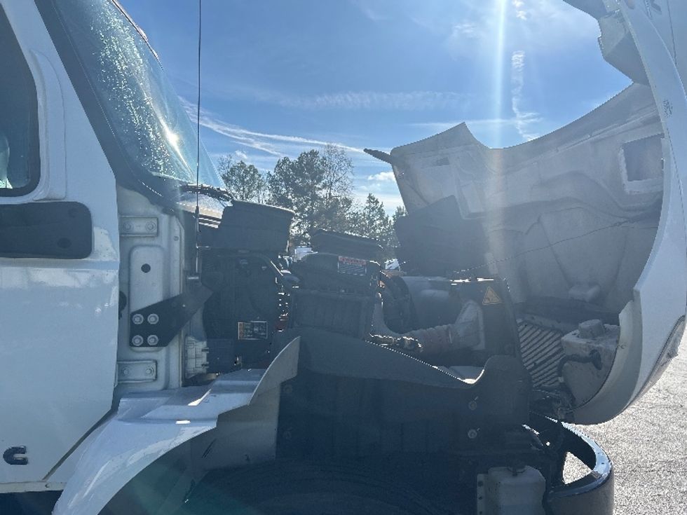 Medium Duty Box Truck-Light and Medium Duty Trucks-International-2021-MV607-Conyers-GA-184,340\n\t\tmiles-$ 58,000 - Image 23