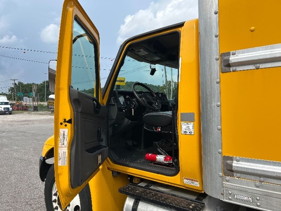 Medium Duty Box Truck-Light and Medium Duty Trucks-International-2021-MV607-Cross Lanes-WV-226,111\n\t\tmiles-$ 39,750 - Image 16
