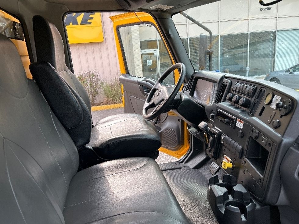 Medium Duty Box Truck-Light and Medium Duty Trucks-International-2021-MV607-Cross Lanes-WV-226,111\n\t\tmiles-$ 39,750 - Image 22
