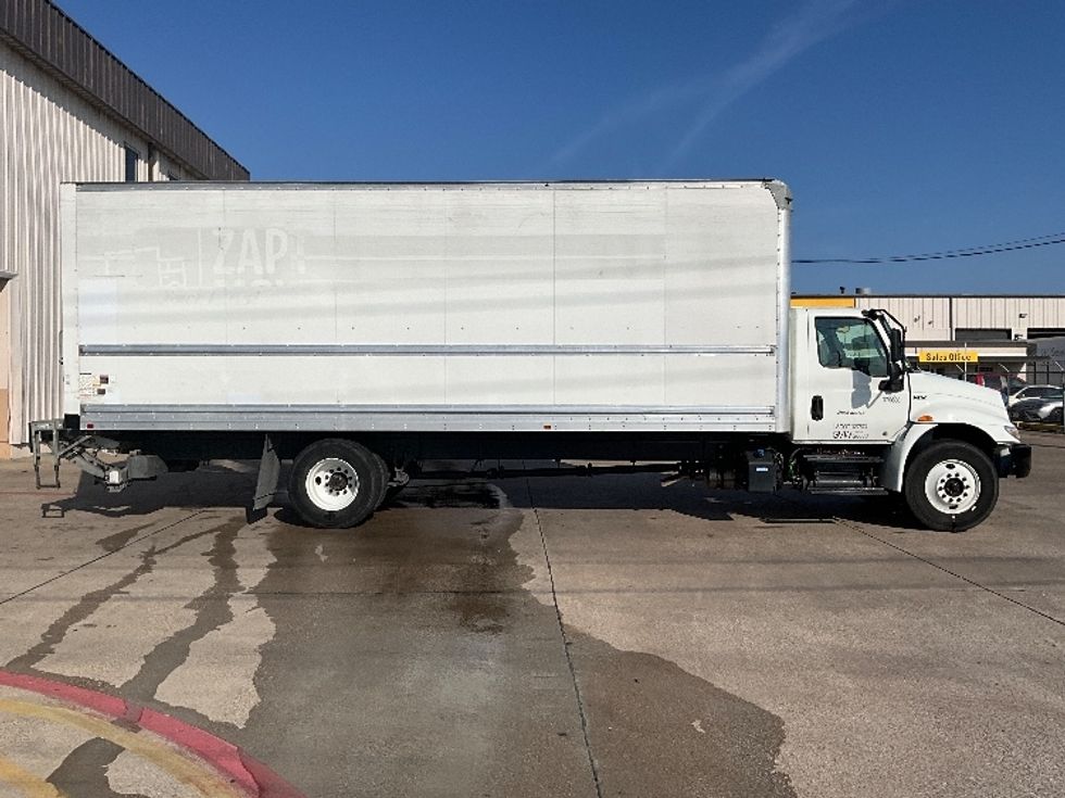 Medium Duty Box Truck-Light and Medium Duty Trucks-International-2021-MV607-Dallas-TX-130,481\n\t\tmiles-$ 62,750 - Image 15