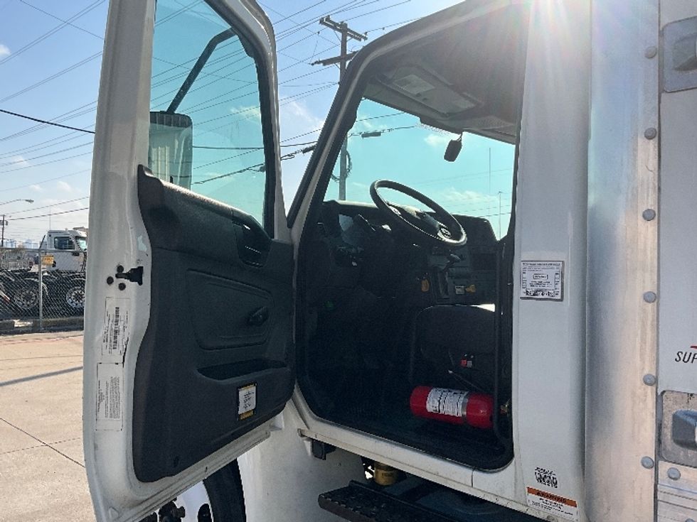 Medium Duty Box Truck-Light and Medium Duty Trucks-International-2021-MV607-Dallas-TX-130,481\n\t\tmiles-$ 62,750 - Image 16