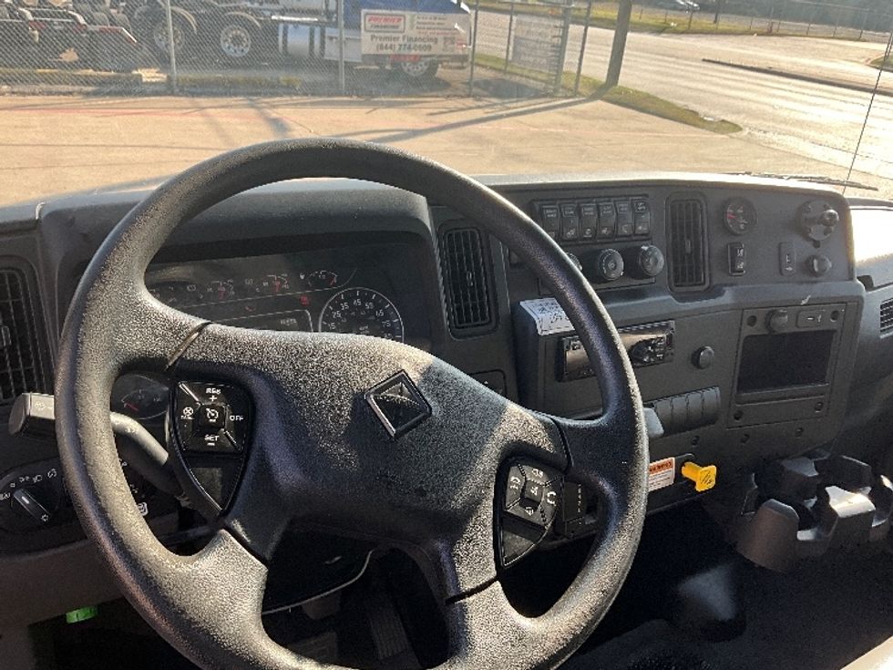Medium Duty Box Truck-Light and Medium Duty Trucks-International-2021-MV607-Dallas-TX-130,481\n\t\tmiles-$ 62,750 - Image 18