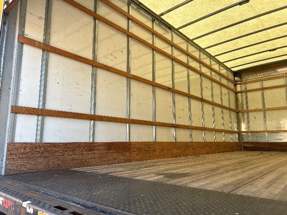 Medium Duty Box Truck-Light and Medium Duty Trucks-International-2021-MV607-Dallas-TX-167,108\n\t\tmiles-$ 40,750 - Image 10