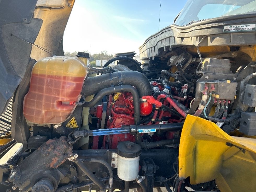 Medium Duty Box Truck-Light and Medium Duty Trucks-International-2021-MV607-Dallas-TX-167,108\n\t\tmiles-$ 40,750 - Image 23