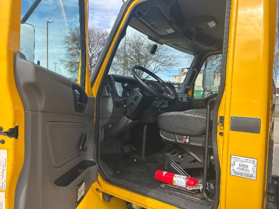 Medium Duty Box Truck-Light and Medium Duty Trucks-International-2021-MV607-Dallas-TX-191,429\n\t\tmiles-$ 43,500 - Image 16