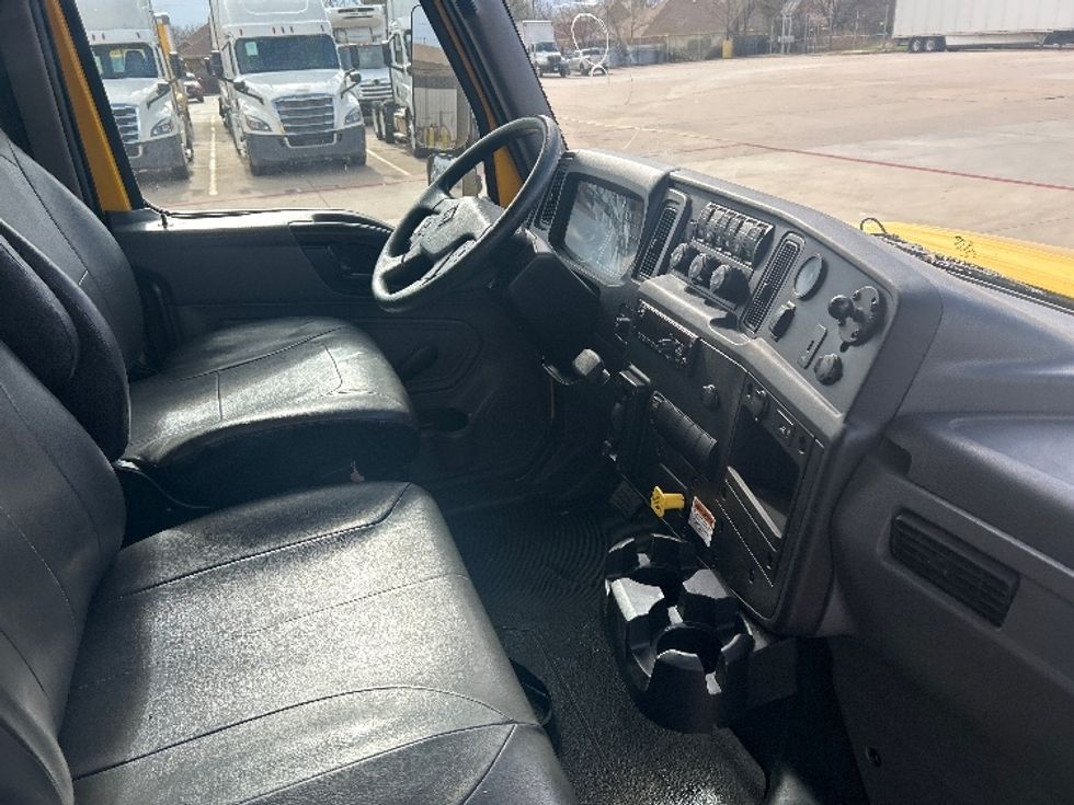 Medium Duty Box Truck-Light and Medium Duty Trucks-International-2021-MV607-Dallas-TX-191,429\n\t\tmiles-$ 43,500 - Image 22