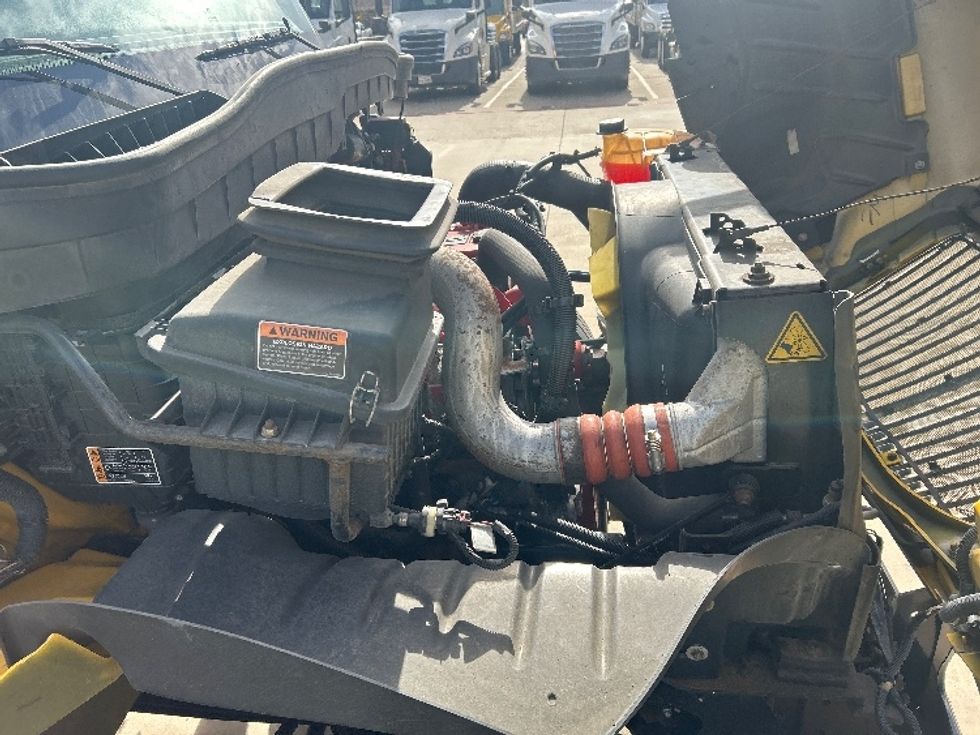 Medium Duty Box Truck-Light and Medium Duty Trucks-International-2021-MV607-Dallas-TX-191,429\n\t\tmiles-$ 43,500 - Image 23