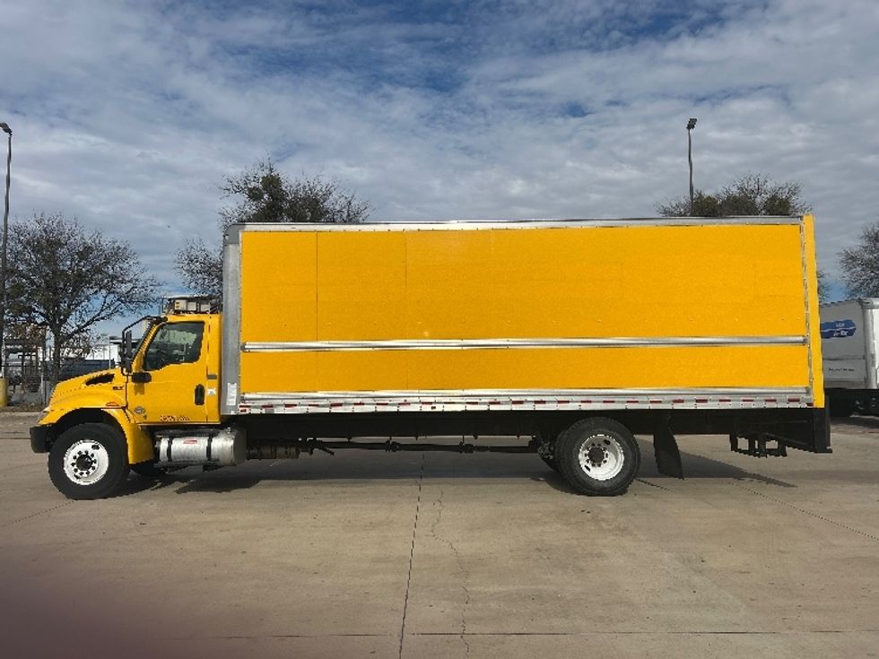 Medium Duty Box Truck-Light and Medium Duty Trucks-International-2021-MV607-Dallas-TX-191,429\n\t\tmiles-$ 43,500 - Image 4