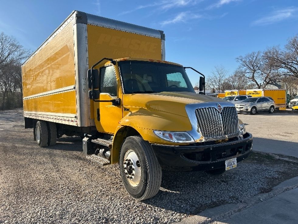 Medium Duty Box Truck-Light and Medium Duty Trucks-International-2021-MV607-Dallas-TX-194,259\n\t\tmiles-$ 43,000 - Image 1