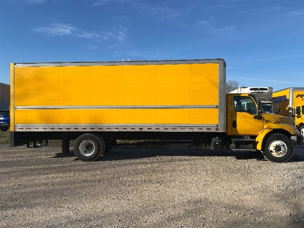 Medium Duty Box Truck-Light and Medium Duty Trucks-International-2021-MV607-Dallas-TX-194,259\n\t\tmiles-$ 43,000 - Image 15