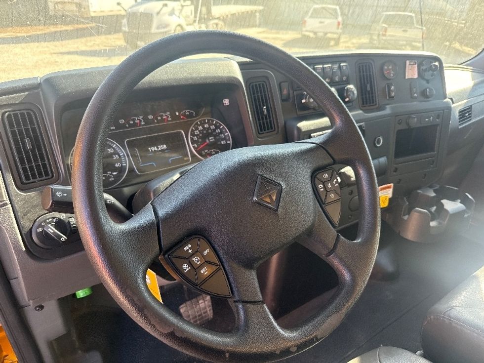 Medium Duty Box Truck-Light and Medium Duty Trucks-International-2021-MV607-Dallas-TX-194,259\n\t\tmiles-$ 43,000 - Image 17