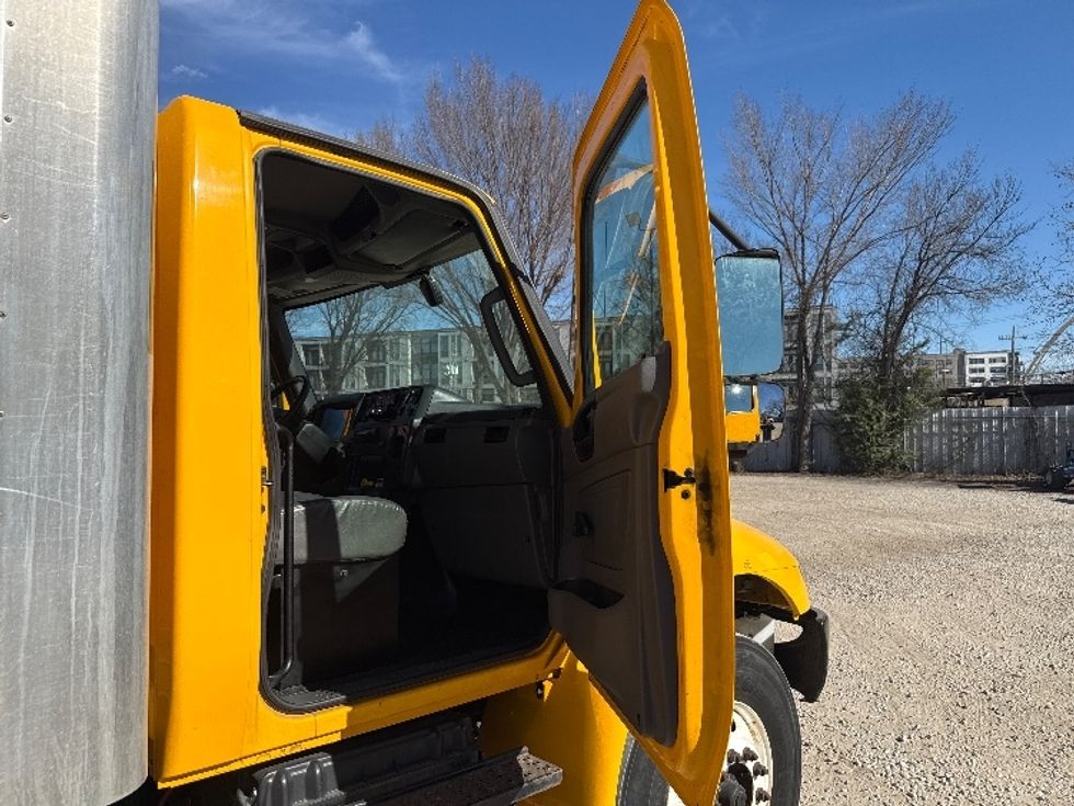 Medium Duty Box Truck-Light and Medium Duty Trucks-International-2021-MV607-Dallas-TX-194,259\n\t\tmiles-$ 43,000 - Image 20