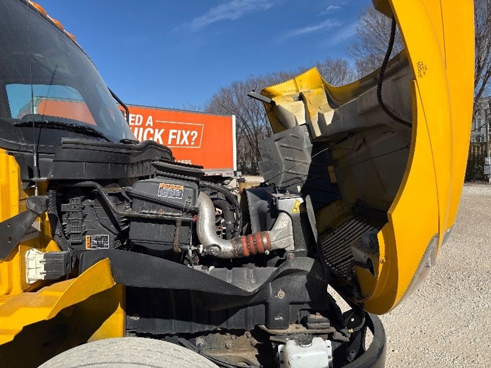 Medium Duty Box Truck-Light and Medium Duty Trucks-International-2021-MV607-Dallas-TX-194,259\n\t\tmiles-$ 43,000 - Image 23