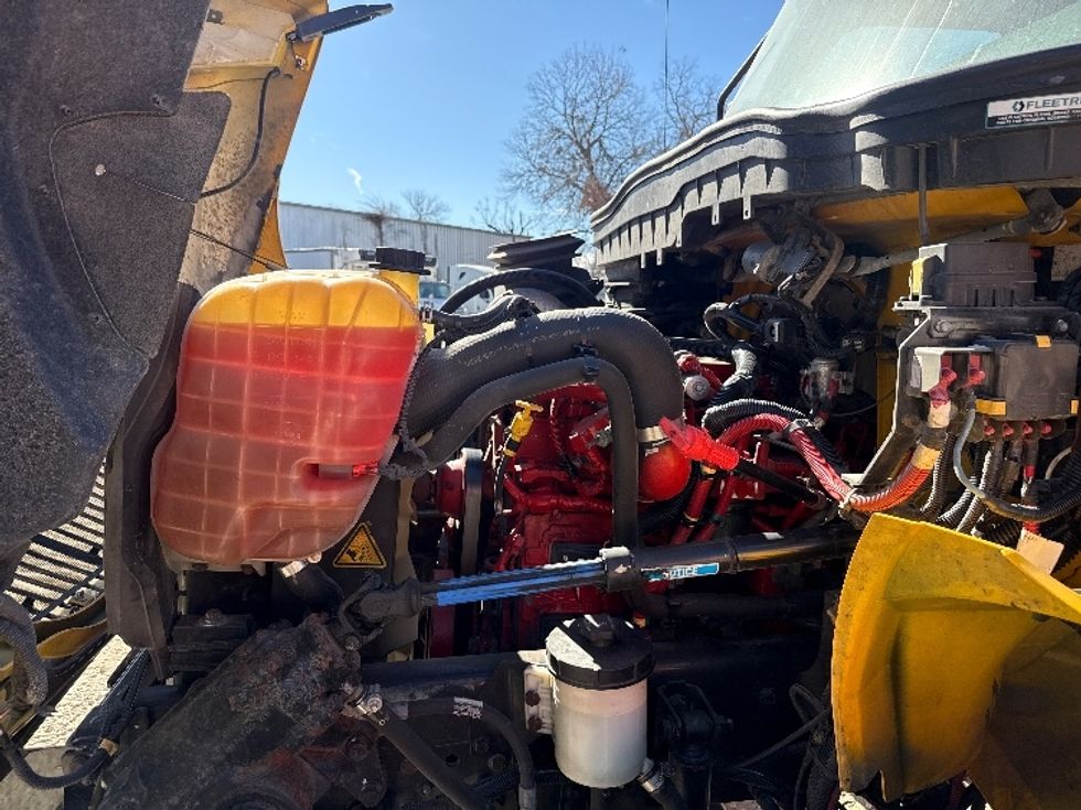 Medium Duty Box Truck-Light and Medium Duty Trucks-International-2021-MV607-Dallas-TX-194,259\n\t\tmiles-$ 43,000 - Image 24