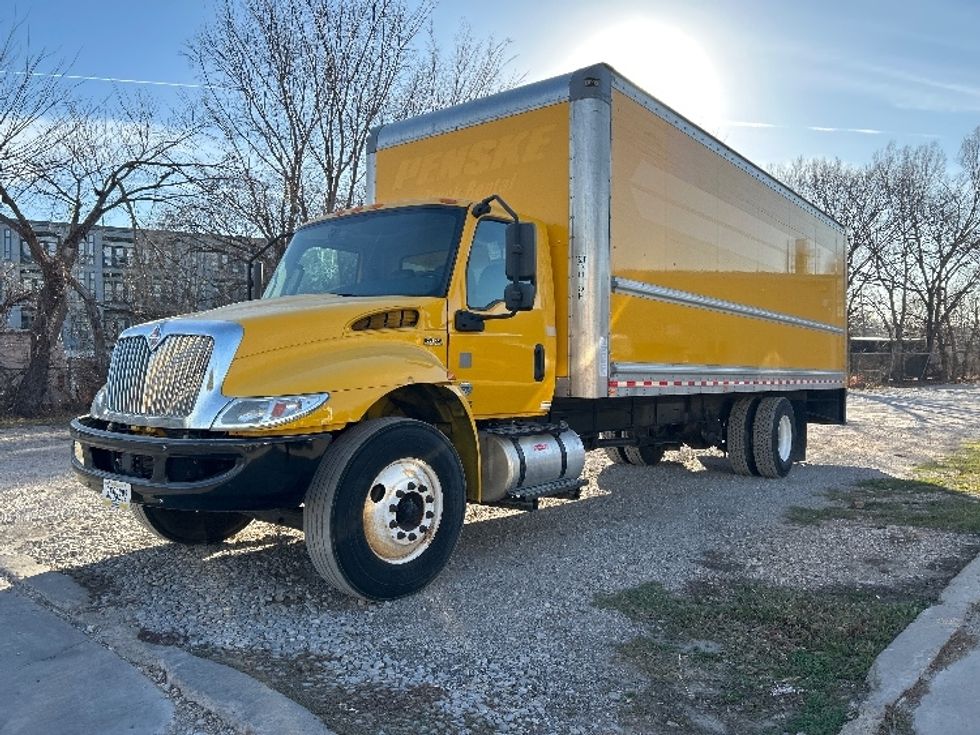 Medium Duty Box Truck-Light and Medium Duty Trucks-International-2021-MV607-Dallas-TX-194,259\n\t\tmiles-$ 43,000 - Image 3