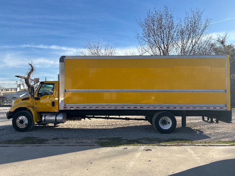 Medium Duty Box Truck-Light and Medium Duty Trucks-International-2021-MV607-Dallas-TX-194,259\n\t\tmiles-$ 43,000 - Image 4