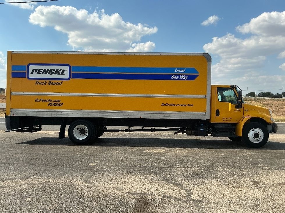 Medium Duty Box Truck-Light and Medium Duty Trucks-International-2021-MV607-Dallas-TX-196,523\n\t\tmiles-$ 42,750 - Image 15