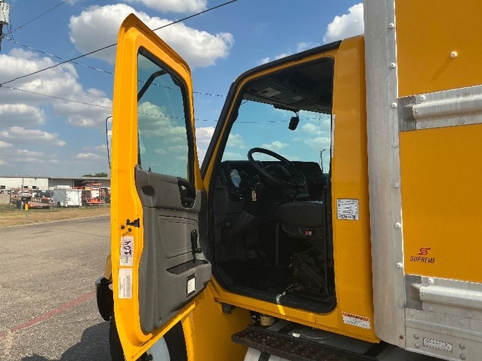 Medium Duty Box Truck-Light and Medium Duty Trucks-International-2021-MV607-Dallas-TX-196,523\n\t\tmiles-$ 42,750 - Image 16