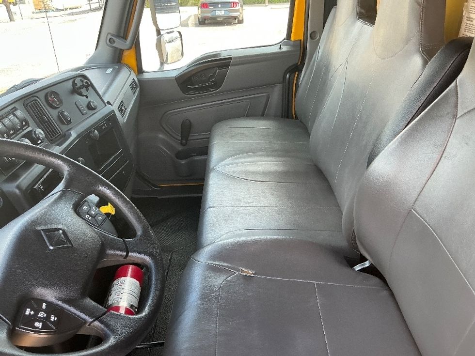 Medium Duty Box Truck-Light and Medium Duty Trucks-International-2021-MV607-Dallas-TX-196,523\n\t\tmiles-$ 42,750 - Image 18