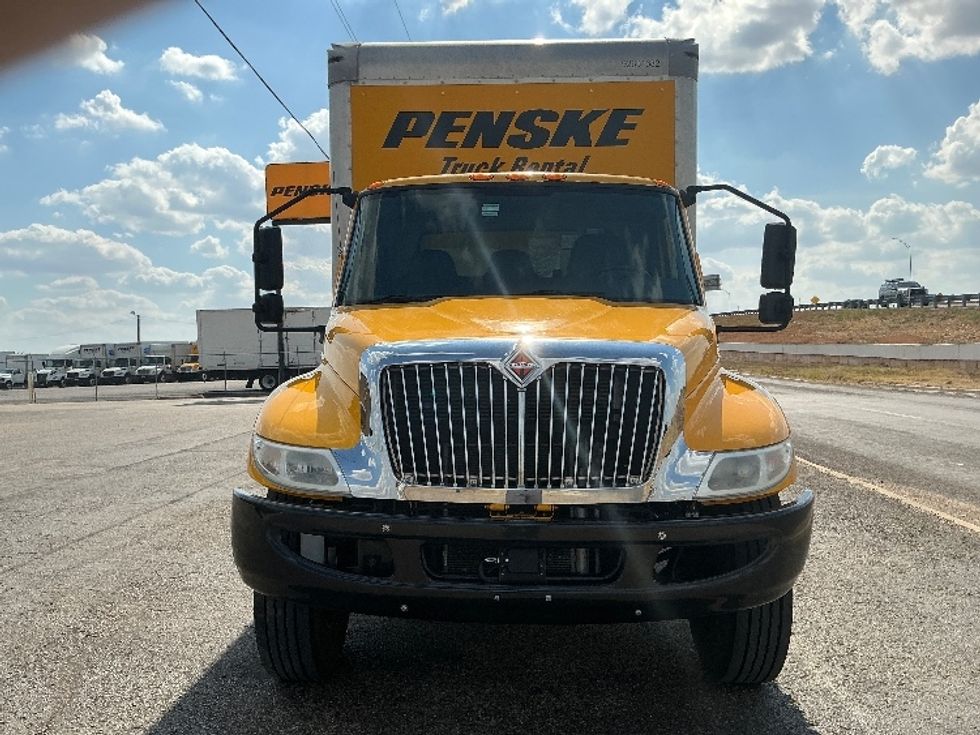 Medium Duty Box Truck-Light and Medium Duty Trucks-International-2021-MV607-Dallas-TX-196,523\n\t\tmiles-$ 42,750 - Image 2