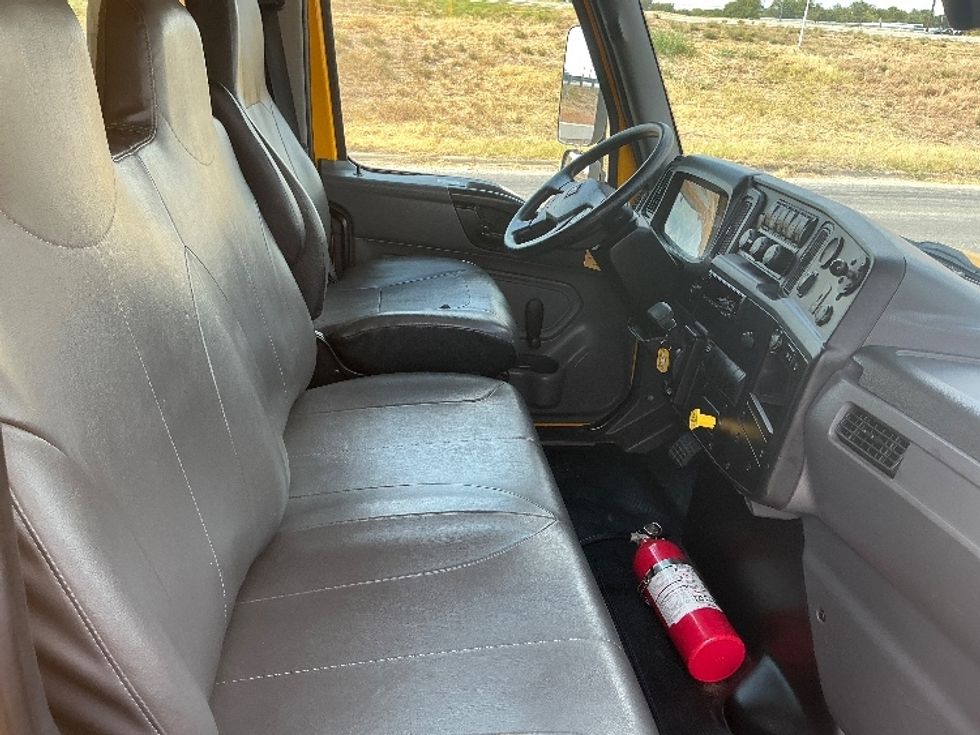Medium Duty Box Truck-Light and Medium Duty Trucks-International-2021-MV607-Dallas-TX-196,523\n\t\tmiles-$ 42,750 - Image 21