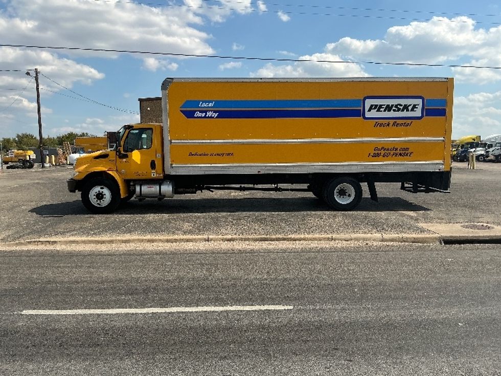 Medium Duty Box Truck-Light and Medium Duty Trucks-International-2021-MV607-Dallas-TX-196,523\n\t\tmiles-$ 42,750 - Image 4