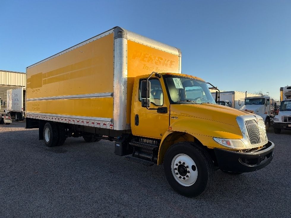 Medium Duty Box Truck-Light and Medium Duty Trucks-International-2021-MV607-Dallas-TX-199,747\n\t\tmiles-$ 42,250 - Image 1