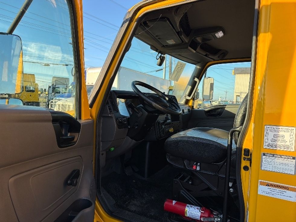 Medium Duty Box Truck-Light and Medium Duty Trucks-International-2021-MV607-Dallas-TX-199,747\n\t\tmiles-$ 42,250 - Image 16