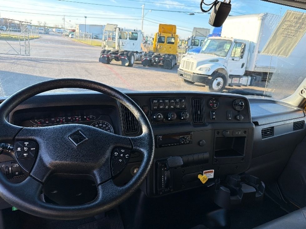 Medium Duty Box Truck-Light and Medium Duty Trucks-International-2021-MV607-Dallas-TX-199,747\n\t\tmiles-$ 42,250 - Image 18