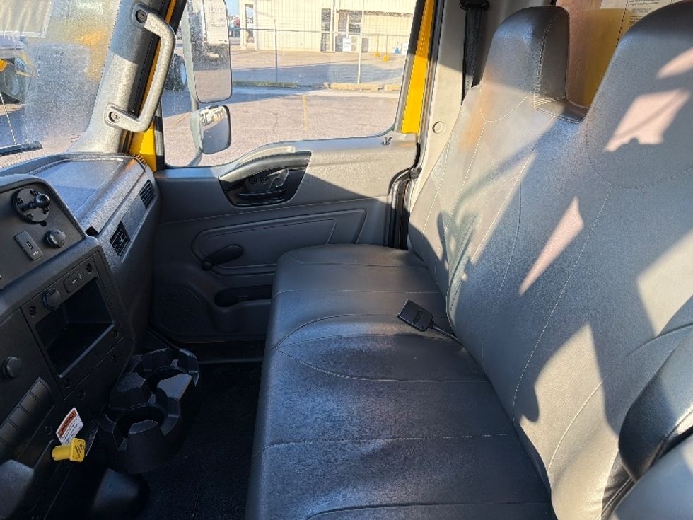 Medium Duty Box Truck-Light and Medium Duty Trucks-International-2021-MV607-Dallas-TX-199,747\n\t\tmiles-$ 42,250 - Image 19